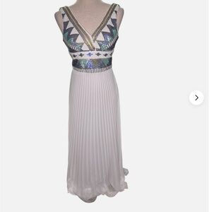Xscape White Sequined Gown size 6